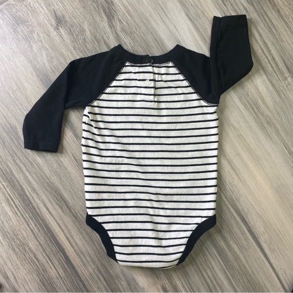 Long Sleeve Striped Onesie Black & White, with Black Pants Size 3-6 mos - Picture 2 of 10